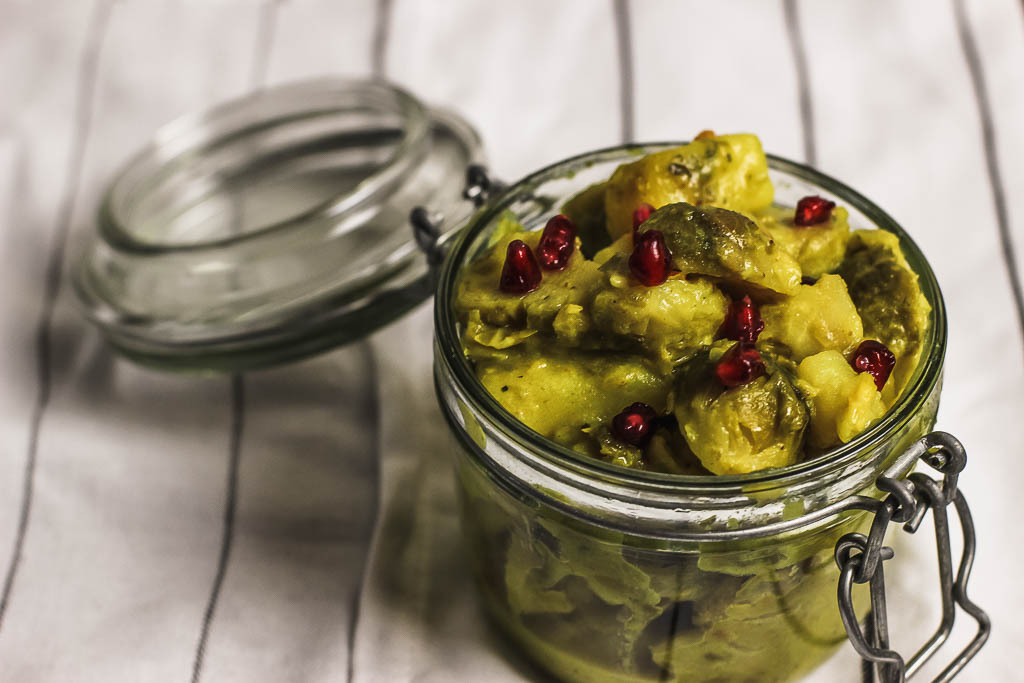 Rosenkohl Kartoffel Curry im Einmachglas mit Deckel