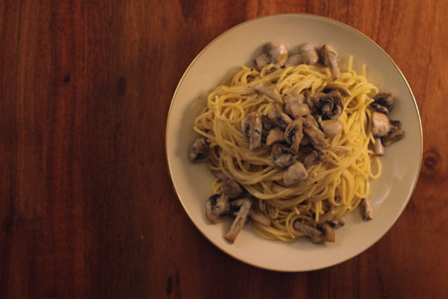 Spaghetti unter einer traumhaften Champignon Rahmsoße