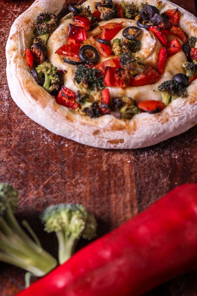 Würzige Pizza Spirale mit Brokkolie · Zeit Für Vegan