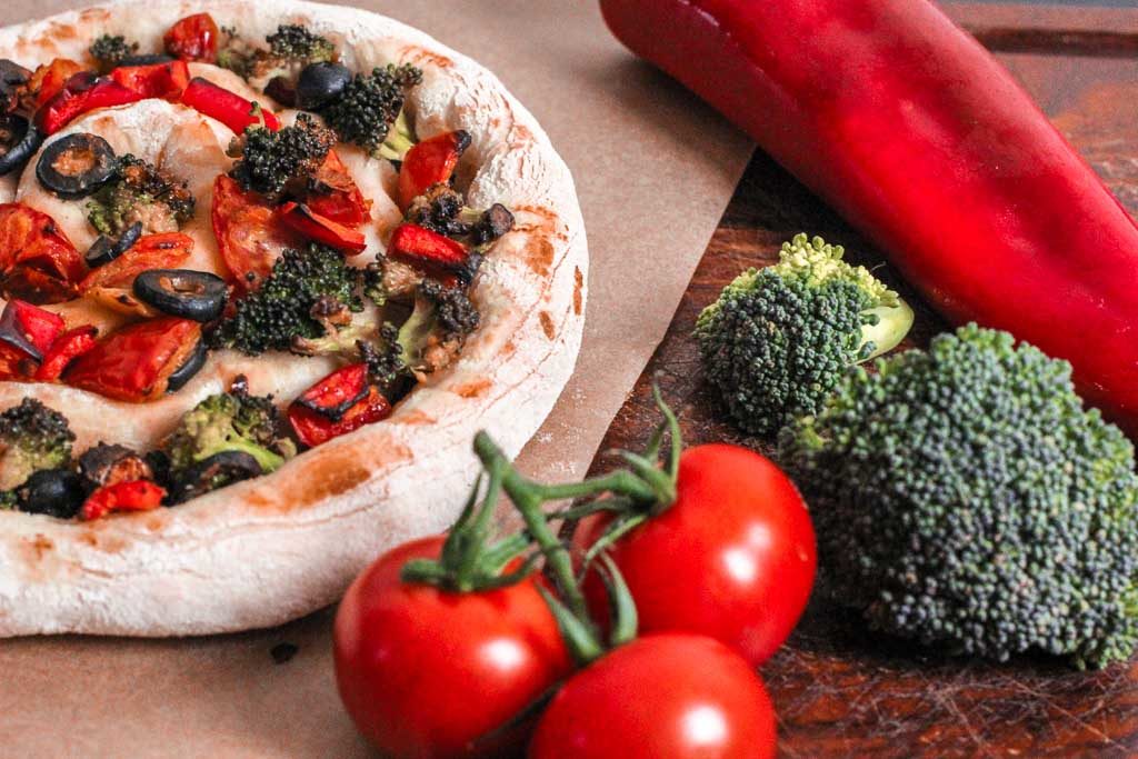 Würzige Pizza Spirale mit Brokkolie · Zeit Für Vegan