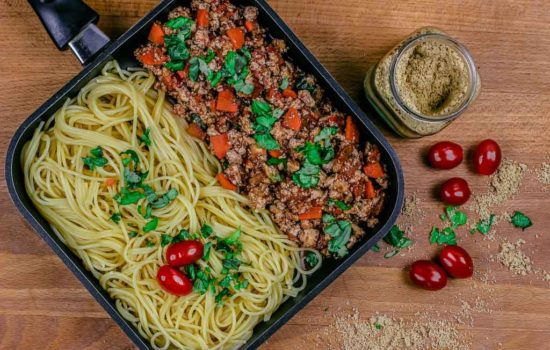 Spaghetti Bolognese con Tofu und Parmesan