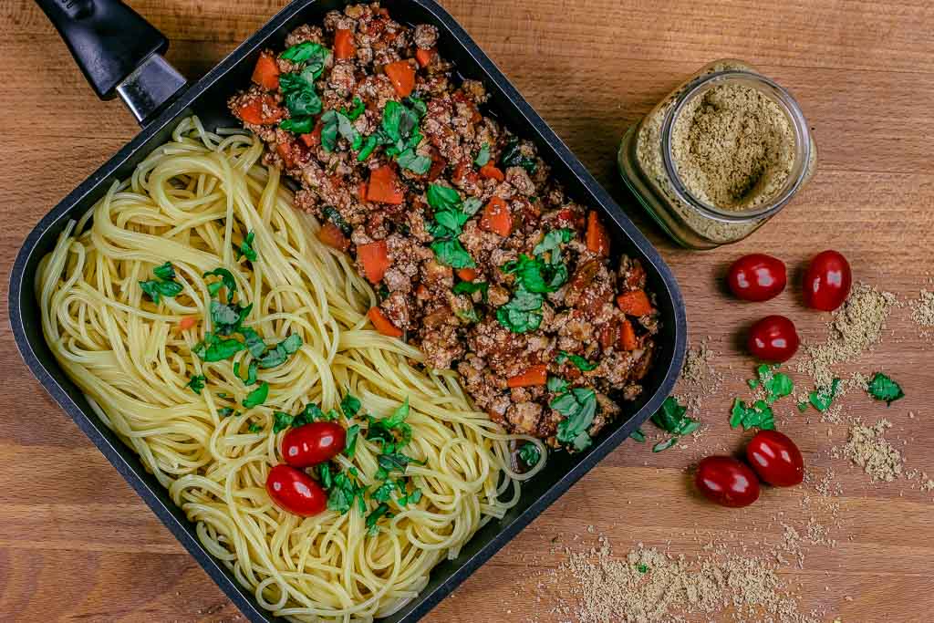 Spaghetti Bolognese con Tofu und Parmesan