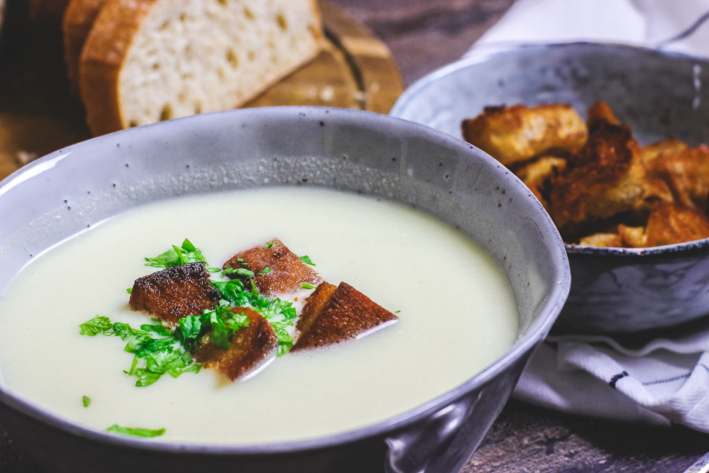 Apfel Sellerie Suppe mit Croutons