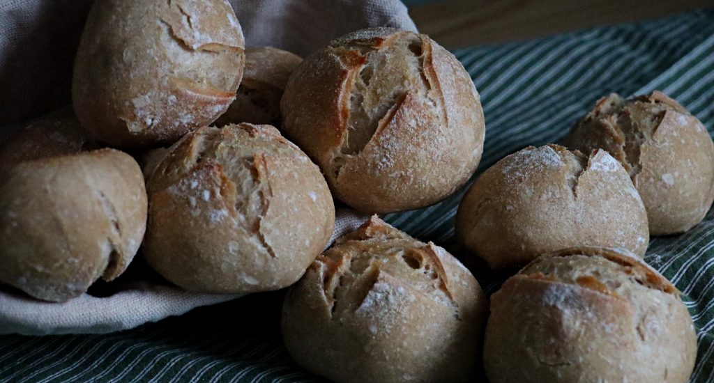 Sauerteig Dinkelbrötchen